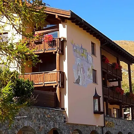Poestli Hotel *